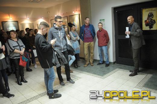 Teatralna rozgrzewka Wielkiej Orkiestry Świątecznej Pomocy