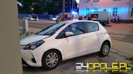 20-latka zderzyła się z golfem i uderzyła w Biedronkę