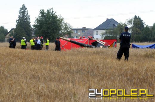 Rozbitym śmigłowcem leciało trzech mężczyzn. Trzeci z nich jest w stanie ciężkim