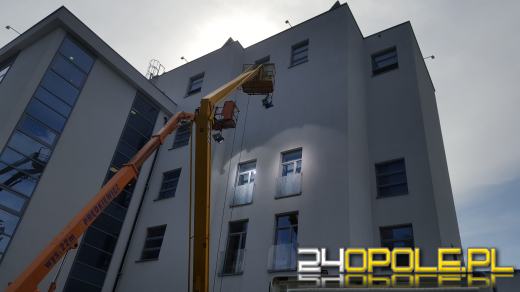 Aktorka Joanna Kulig na planie filmowym w Kluczborskim szpitalu