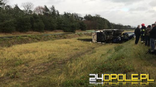 Zderzenie ciężarówki z audi na Powstańców Warszawskich. Jedna osoba nie żyje