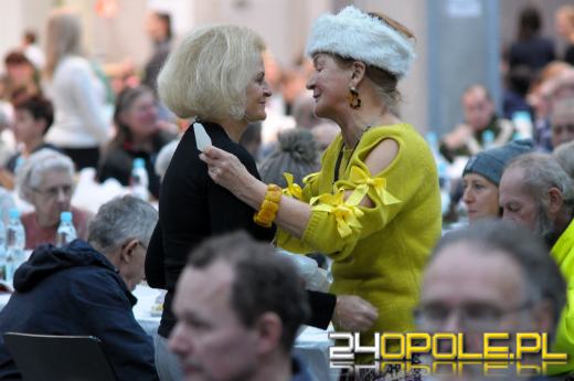 Nakrycia dla blisko 1200 gości przygotowano z okazji wigilii dla samotnych