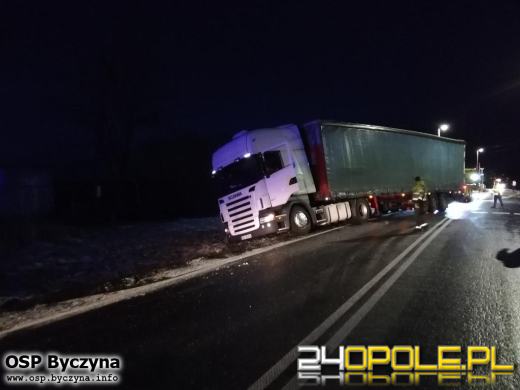 Zderzenie 2 tirów z osobówką na opolskim odcinku A4