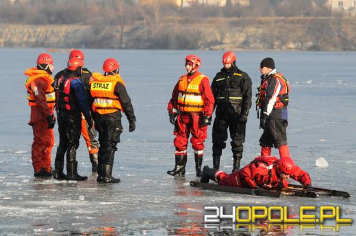 Strażacy apelują: Wchodzenie na lód jest ZAWSZE niebezpieczne