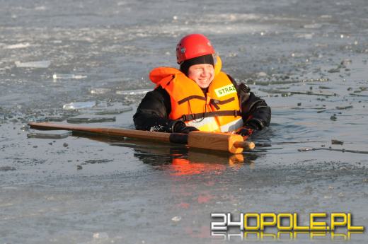 Strażacy apelują: Wchodzenie na lód jest ZAWSZE niebezpieczne