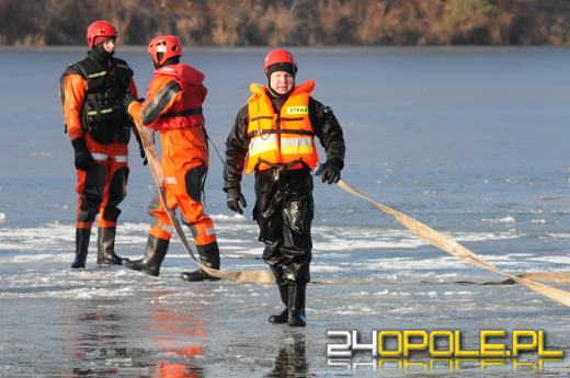 Strażacy apelują: Wchodzenie na lód jest ZAWSZE niebezpieczne