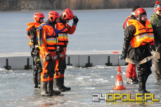 Strażacy apelują: Wchodzenie na lód jest ZAWSZE niebezpieczne