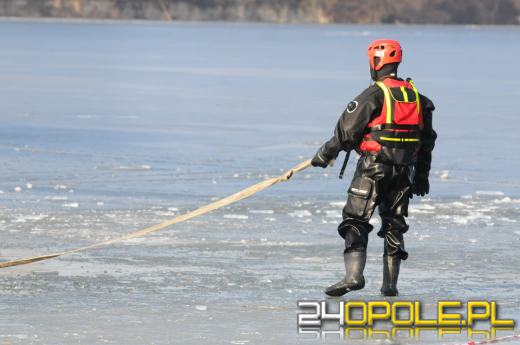 Strażacy apelują: Wchodzenie na lód jest ZAWSZE niebezpieczne