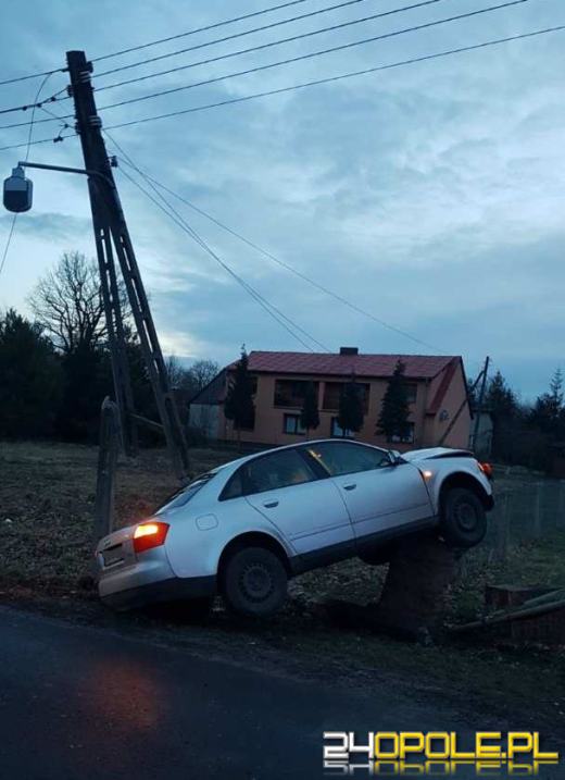 Nadal ślisko na drogach - policjanci apelują o rozwagę