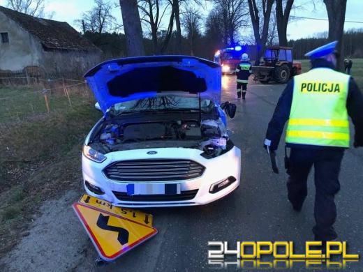 Niebezpieczne manewry w Kadłubie Turawskim. Rozbite dwie osobówki i traktor