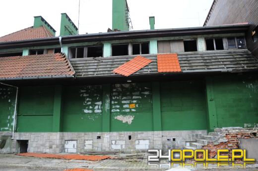 Odbudowywany po 2 podpaleniach, stoi w ruinie. Komu zależało, by skończył swoją działalność? 