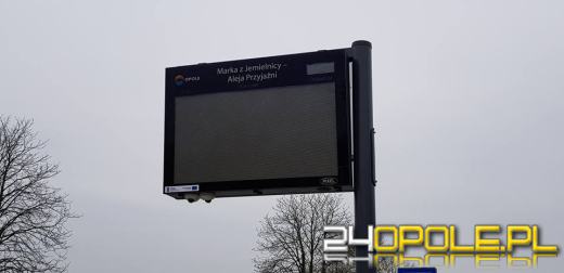 Trwa montaż tablic dynamicznej informacji pasażerskiej 