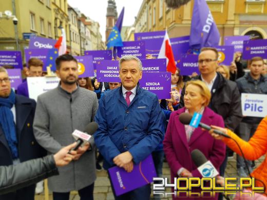 Robert Biedroń w Opolu. "Dziś przyszedł dzień, kiedy to my możemy wyspowiadać kościół"