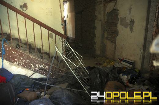 Pałacyk w centrum miasta zaczyna straszyć