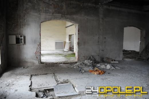 Cementownia Bolko, mimo że nie pracuje od dawna, wciąż "żyje"