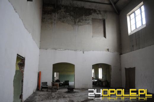 Cementownia Bolko, mimo że nie pracuje od dawna, wciąż "żyje"