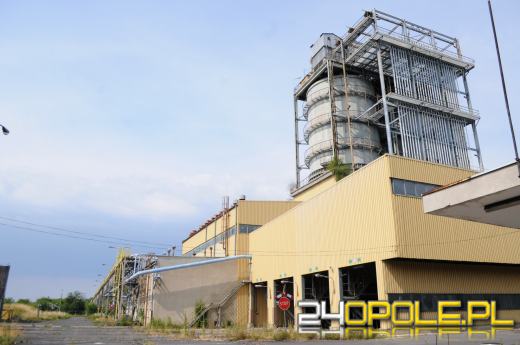 Czytelnik alarmuje: Młodzież eksploruje stare składowisko popiołów. Może dojść do tragedii