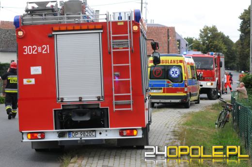 Autobus MZK staranował ogrodzenie i zatrzymał się na posesji