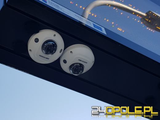 Pasażerowie na monitorowanym. W mieście pojawiło się kilkadziesiąt nowych kamer