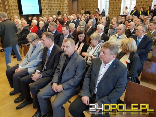 Odznaczenia dla Opolan na uroczystej sesji Rady Miasta Opola