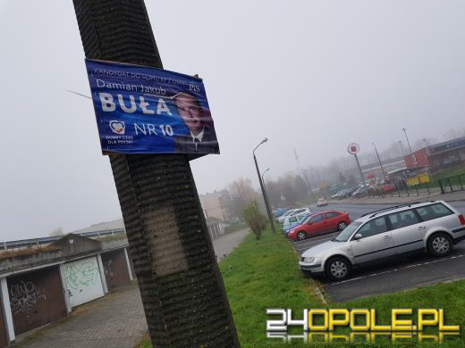 Minął termin na posprzątanie swoich banerów. Kto jeszcze "wisi"? 