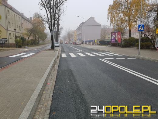 Na Oleskiej trwają ostatnie prace porządkowe i montaż znaków