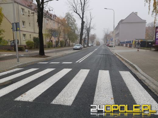 Na Oleskiej trwają ostatnie prace porządkowe i montaż znaków