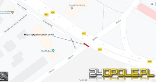 Na Oleskiej trwają ostatnie prace porządkowe i montaż znaków