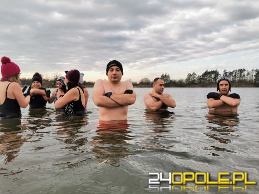 Miłośników kąpieli w zimnej wodzie przybywa