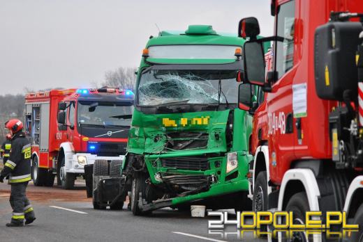 Droga po śmiertelnym wypadku w Większycach nadal zablokowana