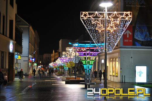Opolski rynek pięknieje na święta