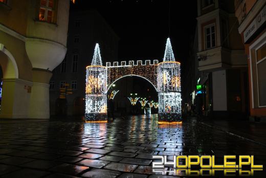 Opolski rynek pięknieje na święta