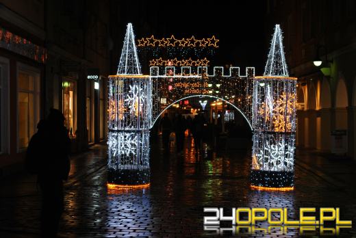 Opolski rynek pięknieje na święta