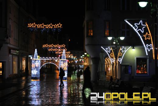 Opolski rynek pięknieje na święta