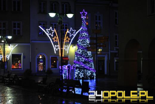 Opolski rynek pięknieje na święta