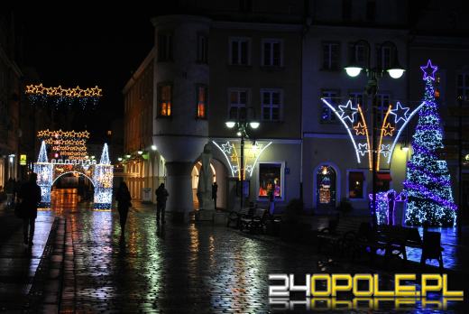 Opolski rynek pięknieje na święta
