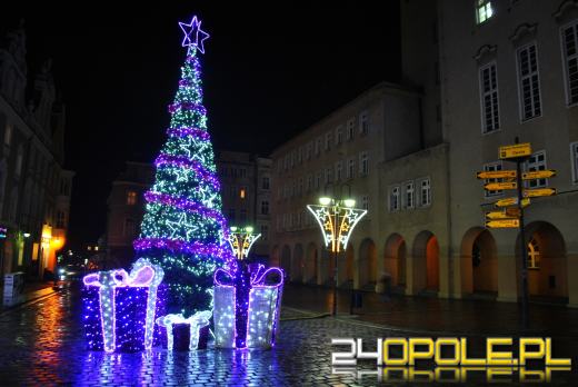 Opolski rynek pięknieje na święta