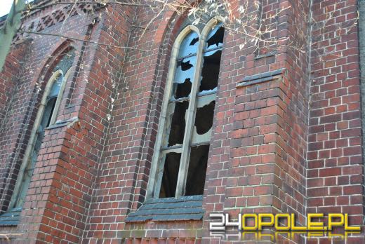 Co kryje wewnątrz zabytkowa kaplica przy ulicy Wrocławskiej? 