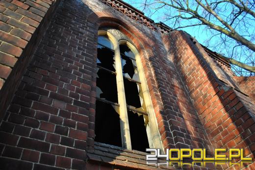 Co kryje wewnątrz zabytkowa kaplica przy ulicy Wrocławskiej? 