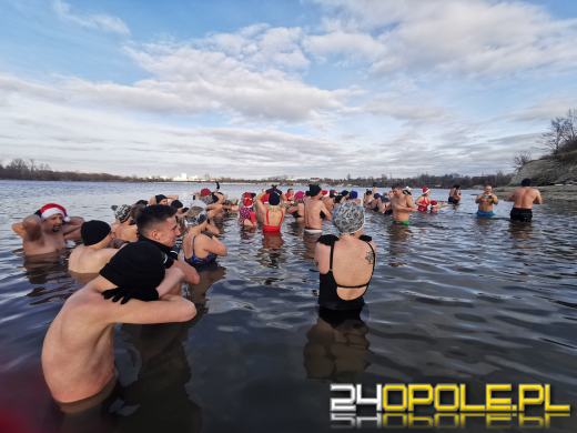 Ponad 150 osób morsowało na kąpielisku Bolko