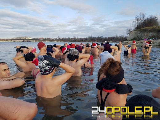 Ponad 150 osób morsowało na kąpielisku Bolko