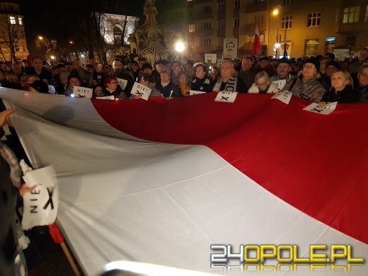 Ponad 1000 osób protestowało w obronie wolnych sądów