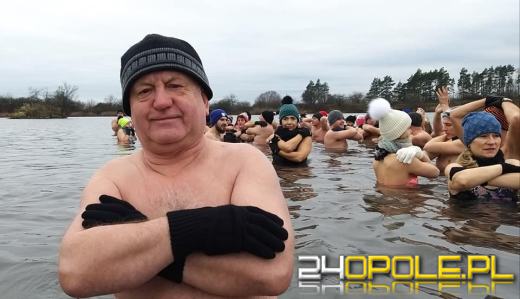 Czy prawdziwe "morsy" potrzebują czapki i rękawiczek?