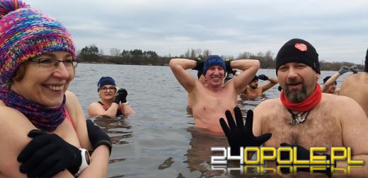 Czy prawdziwe "morsy" potrzebują czapki i rękawiczek?