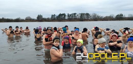 Czy prawdziwe "morsy" potrzebują czapki i rękawiczek?