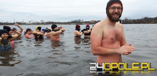 Czy prawdziwe "morsy" potrzebują czapki i rękawiczek?