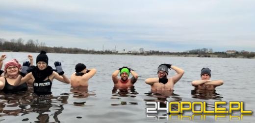 Czy prawdziwe "morsy" potrzebują czapki i rękawiczek?