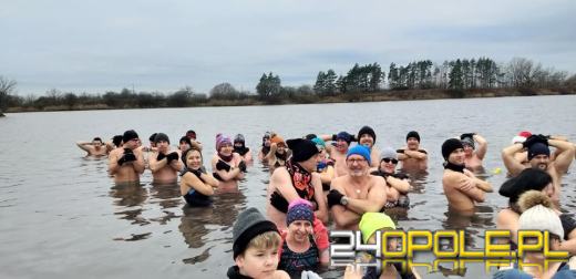 Czy prawdziwe "morsy" potrzebują czapki i rękawiczek?