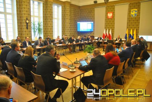 Sportowe tereny w Grudzicach wrócą do miasta? Na dzisiejszej sesji przyjęto rezolucję w tej sprawie