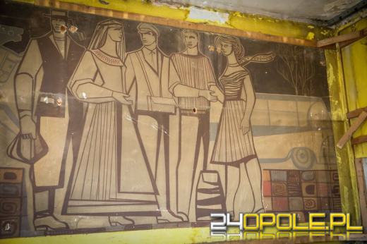 Niesamowite odkrycie w holu dawnej poczekalni PKS